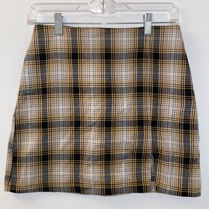 Urban Outfitters Plaid Mini Skirt (Pockets)